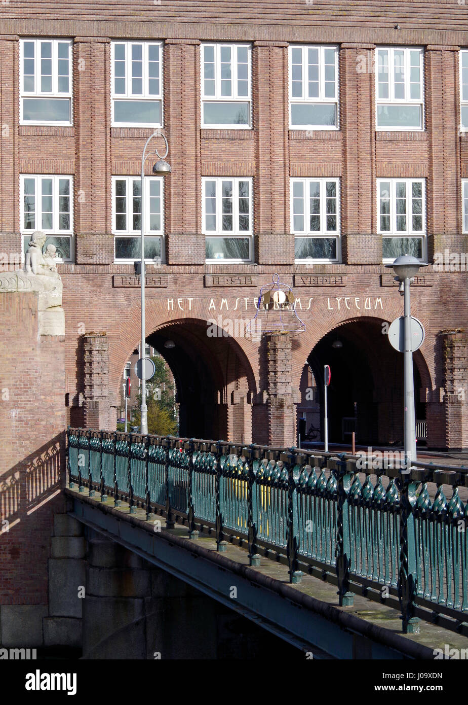 Amsterdam-Lyceum, Sekundarschule, Architekten H A J & J Baanders, im Stil Amsterdamer Schule Stockfoto