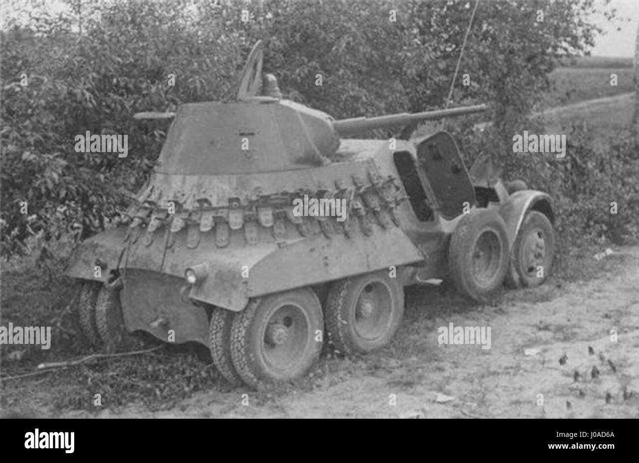 „Day 2-11 View from the Garden“ ist ein Gemälde, das einen ruhigen und natürlichen Blick aus einem Garten einfängt. Die Arbeit hebt die Ruhe der Natur hervor, mit einem Schwerpunkt auf Grüntönen und der ruhigen Schönheit der Gartenumgebung. Stockfoto