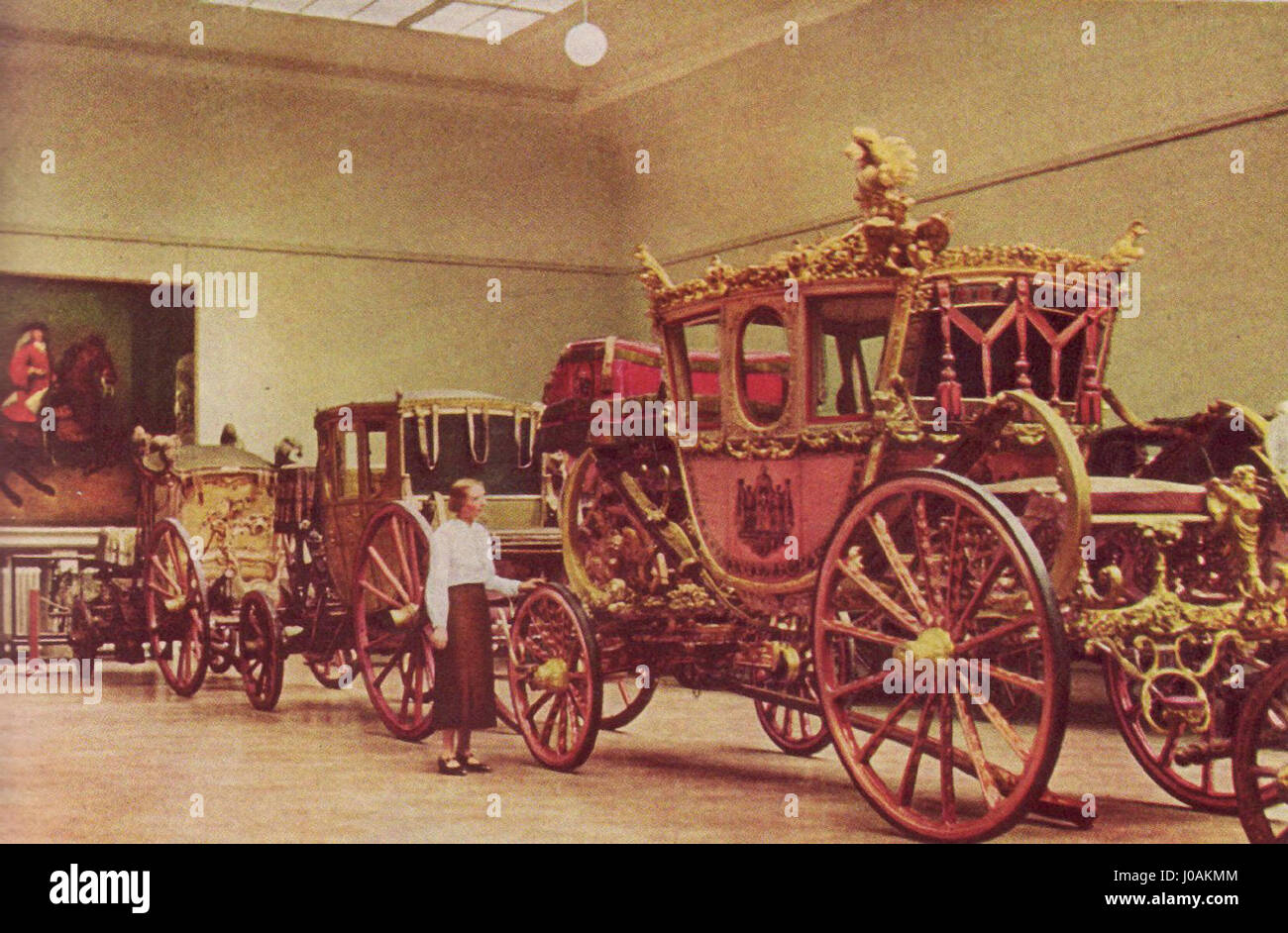 Der Staatswagen der Könige von Hannover ist ein aufwendig dekorierter Wagen der hannoverschen Monarchie. Die detaillierten Kunstwerke und Handwerkskunst spiegeln die Pracht und Zeremonialität des königlichen Transports im 18. Und 19. Jahrhundert wider. Stockfoto
