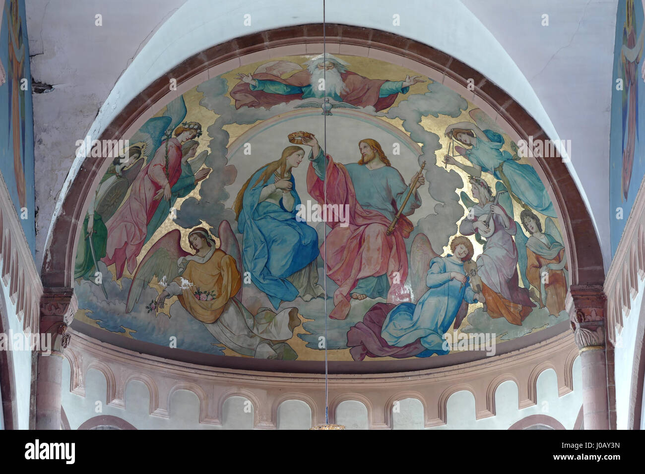 Die Kirche St. Barthélemy in Saales in Frankreich bietet eine reiche architektonische und religiöse Geschichte. Diese Kirche aus dem 19. Jahrhundert ist bekannt für ihre malerische Lage in den Vogesen und ihre Bedeutung in der lokalen Gemeinde. Stockfoto