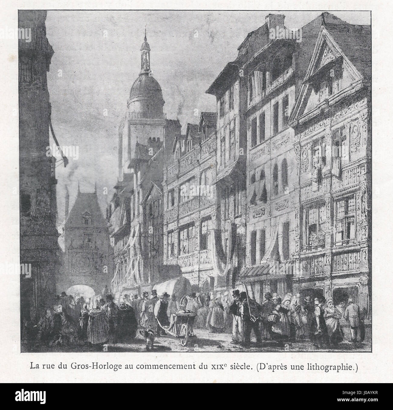 Diese Lithografie aus dem frühen 19. Jahrhundert zeigt die Rue du Gros-Horloge in Rouen, Frankreich. Die Szene fängt die architektonischen und sozialen Aspekte der damaligen Straße ein, mit dem berühmten Gros-Horloge Uhrenturm im Hintergrund. Die Lithografie zeigt das geschäftige urbane Leben in Rouen während dieser Zeit. Stockfoto