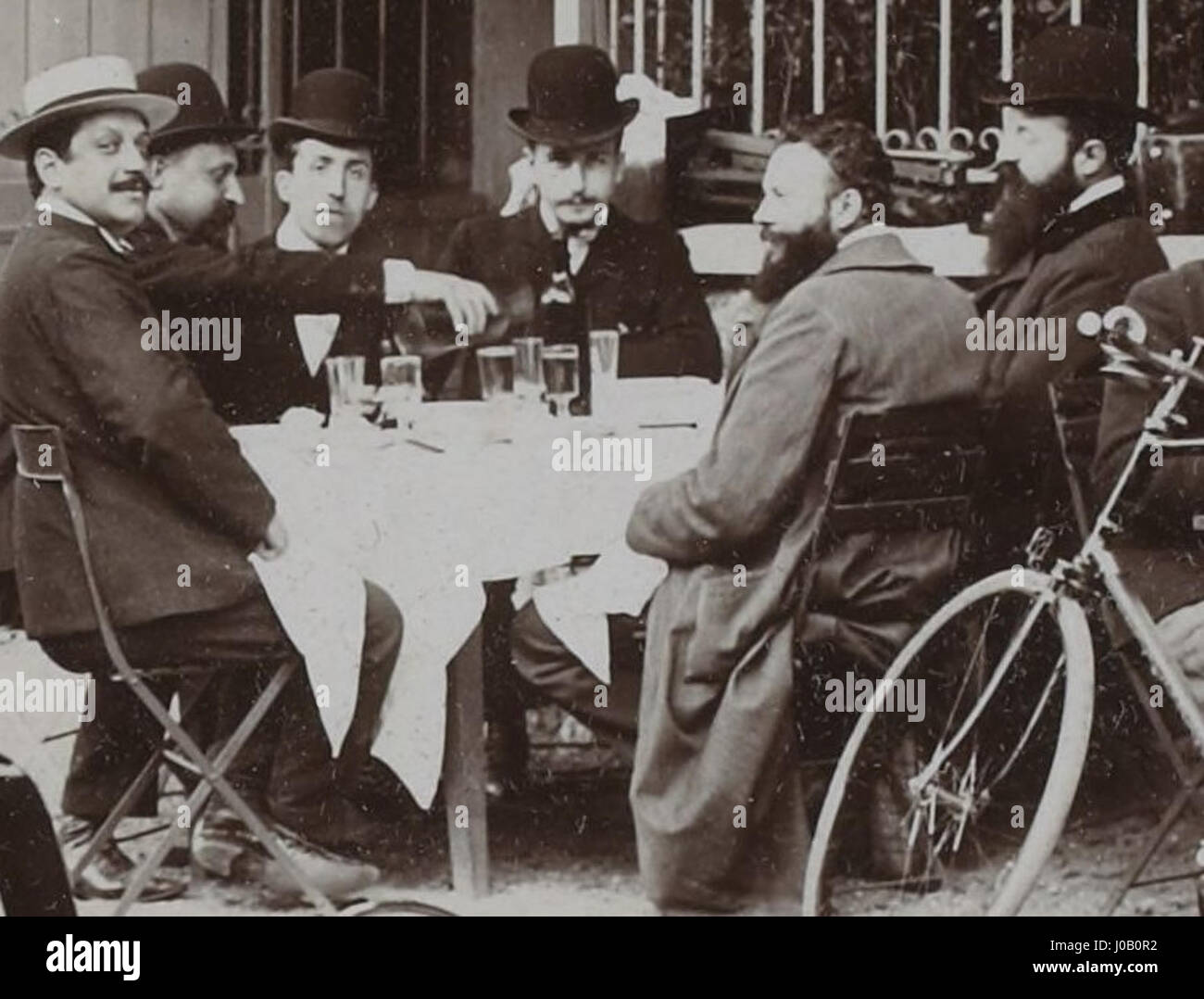 Jules Beau Attablé Après le Départ du Paris-Bordeaux 1901 Stockfoto