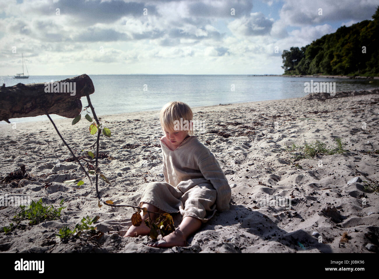 Wikinger in allen Altersgruppen gerecht zu werden, für die jährliche Moesgård Viking Moot, jeden Tag Leben der Wikinger und festliche Märkte auf der jährlichen Veranstaltung, welche Plac neu Stockfoto Wikinger in allen Altersgruppen gerecht zu werden, für die jährliche Moesgård Viking Moot, jeden Tag Leben der Wikinger und festliche Märkte auf der jährlichen Veranstaltung, welche Plac neu Stockfoto