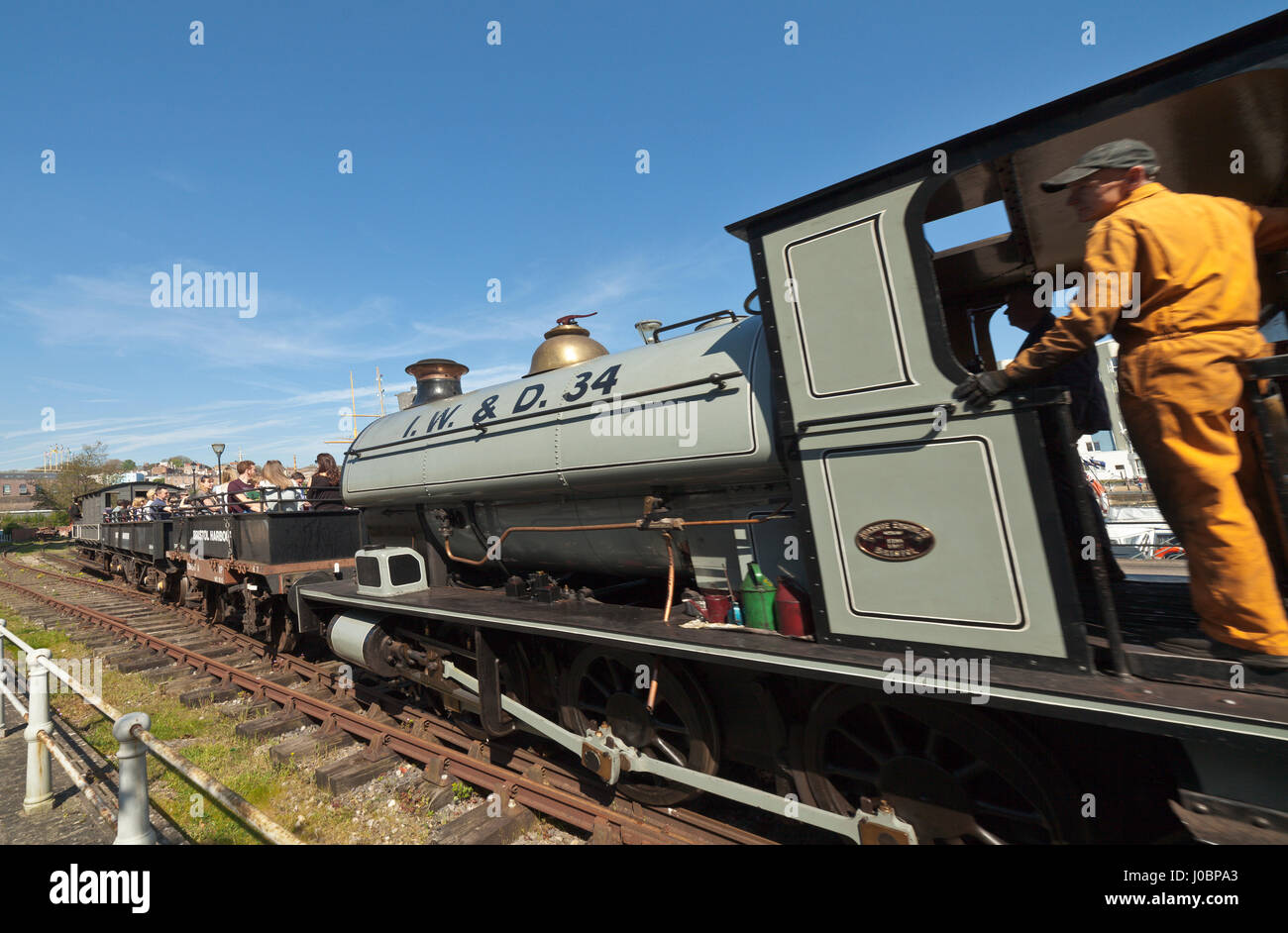 Bristol Hafenbahn Dampfmaschine, die Passagiere für eine Fahrt. Stockfoto