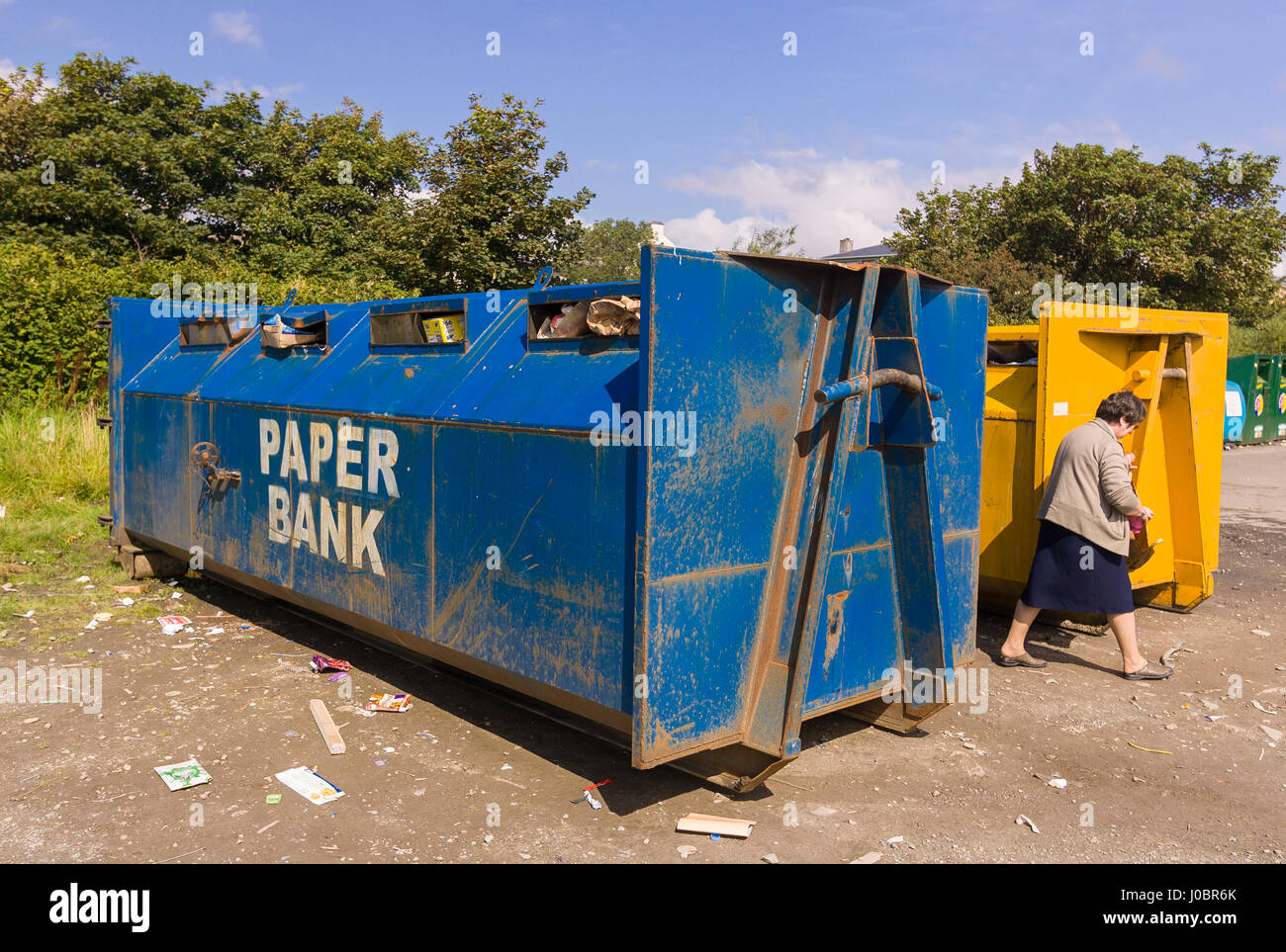 DONEGAL, Irland - Recycling-Behälter. Stockfoto