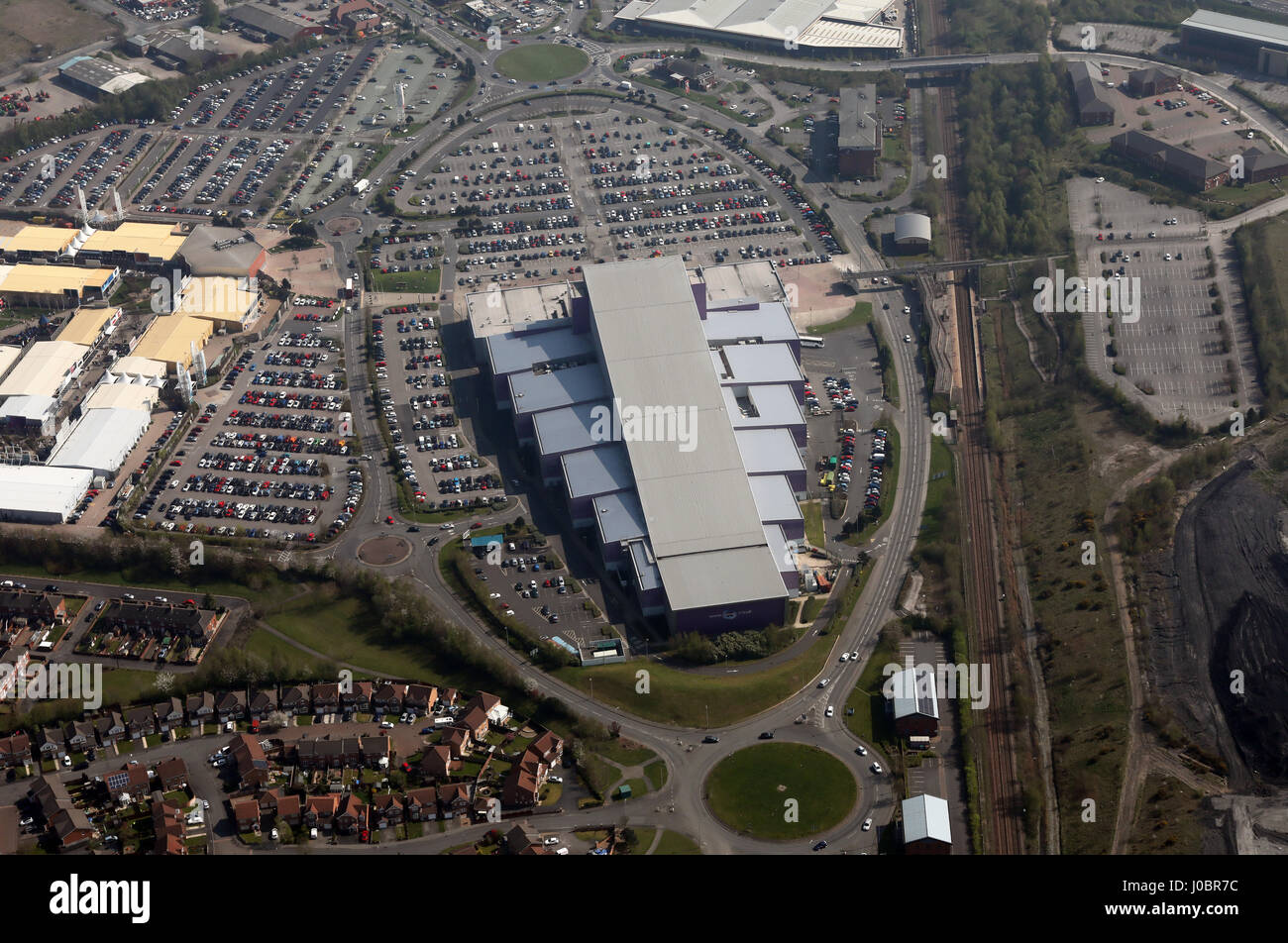 Luftaufnahme des Skizentrums Xscape bei Glasshoughton, West Yorkshire, Großbritannien Stockfoto