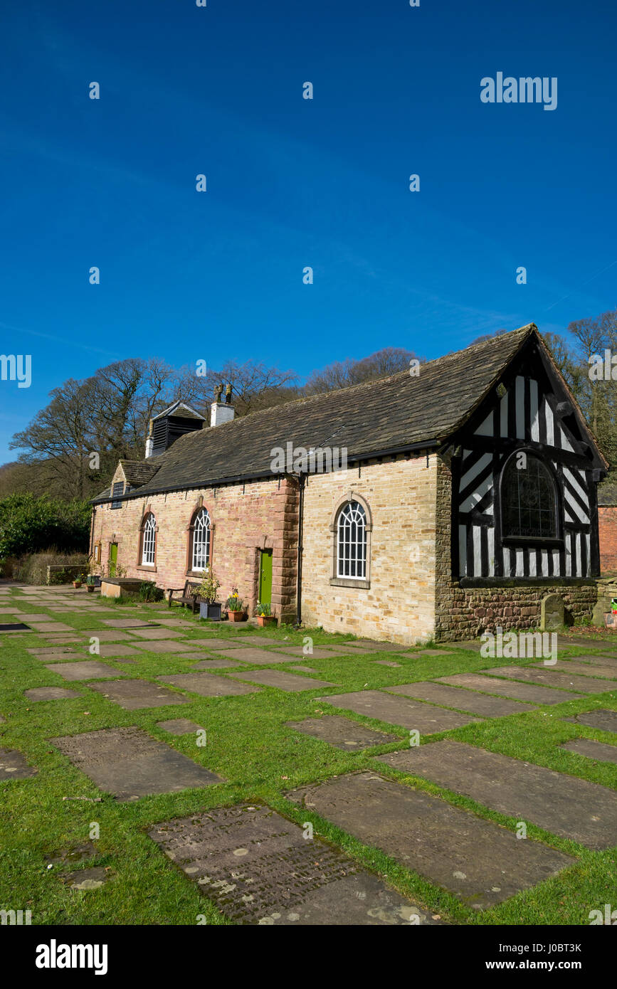 Chadkirk-Kapelle in der Nähe von Romiley, Stockport, grösseres Manchester. Schönen Frühlingssonne. Stockfoto