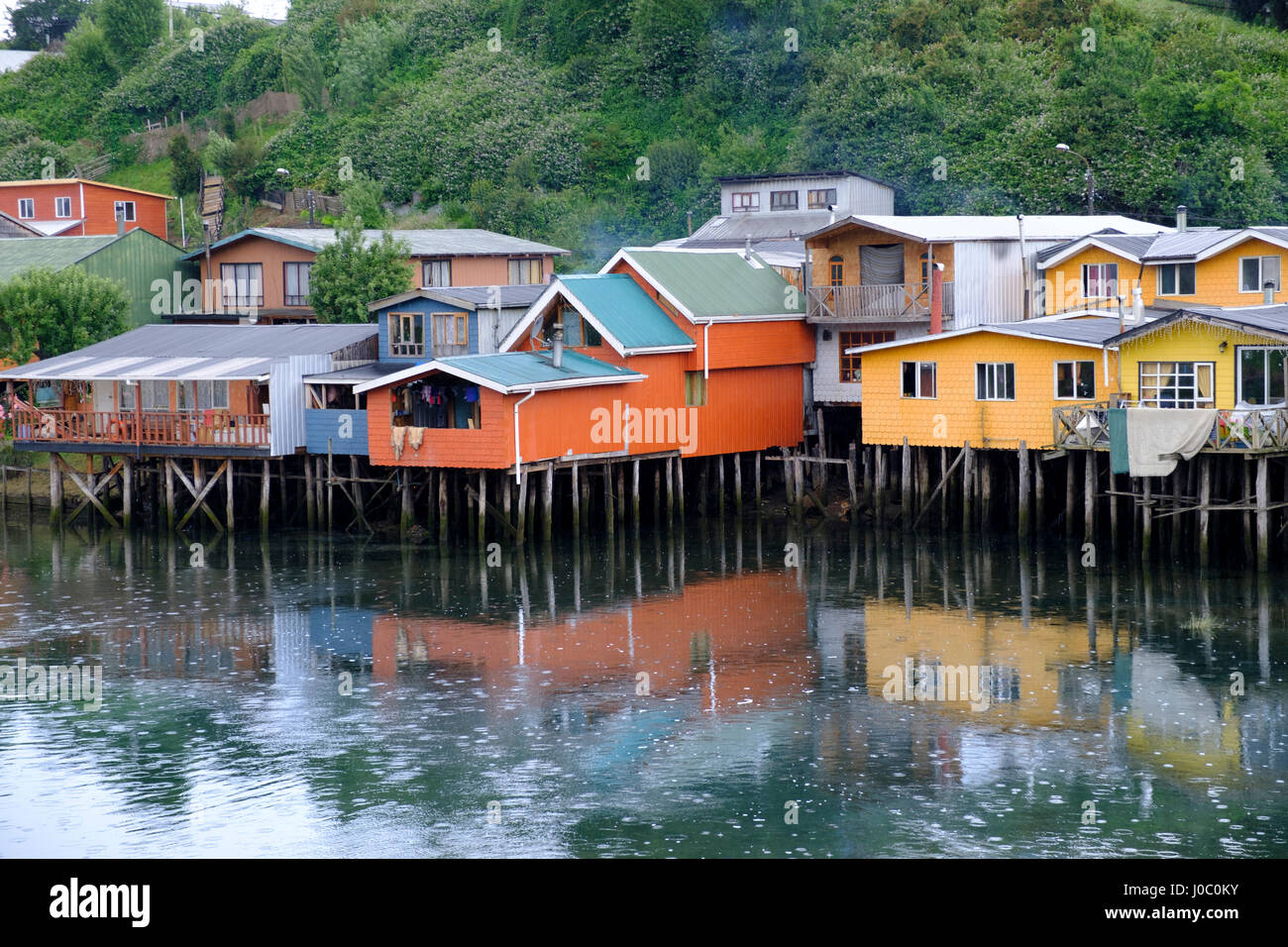 Ein Palafita Stelzenläufer Dorf in Castro, Chiloé Insel Nord-Patagonien, Chile Stockfoto