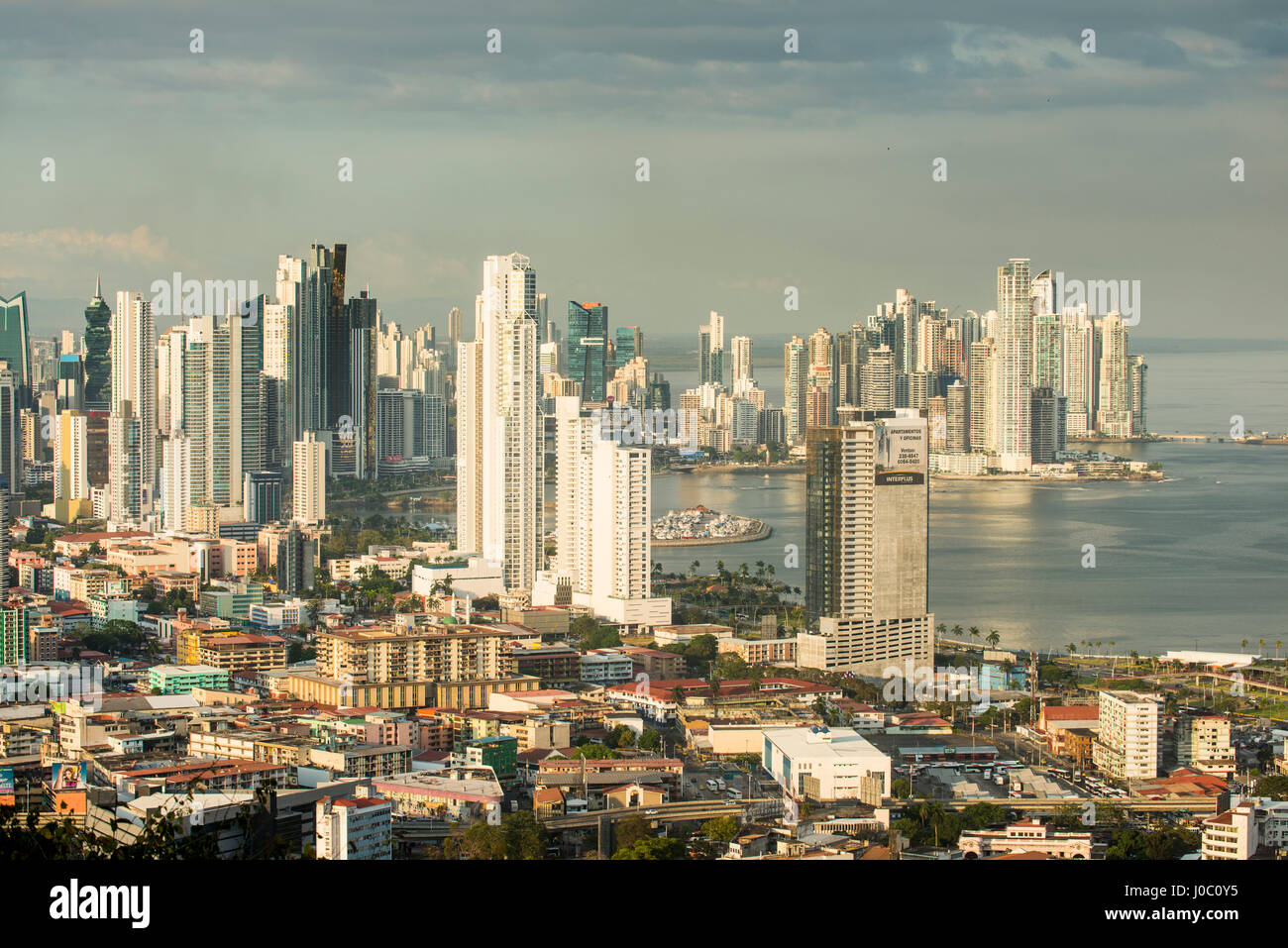 Blick über die Skyline von Panama City aus El Ancon, Panama, Mittelamerika Stockfoto