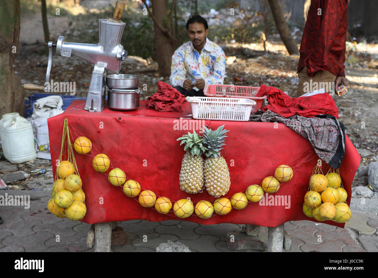 Fruchtsaft Anbieter auf der Straße, Mumbai, Maharashtra, Indien, Asien Stockfoto