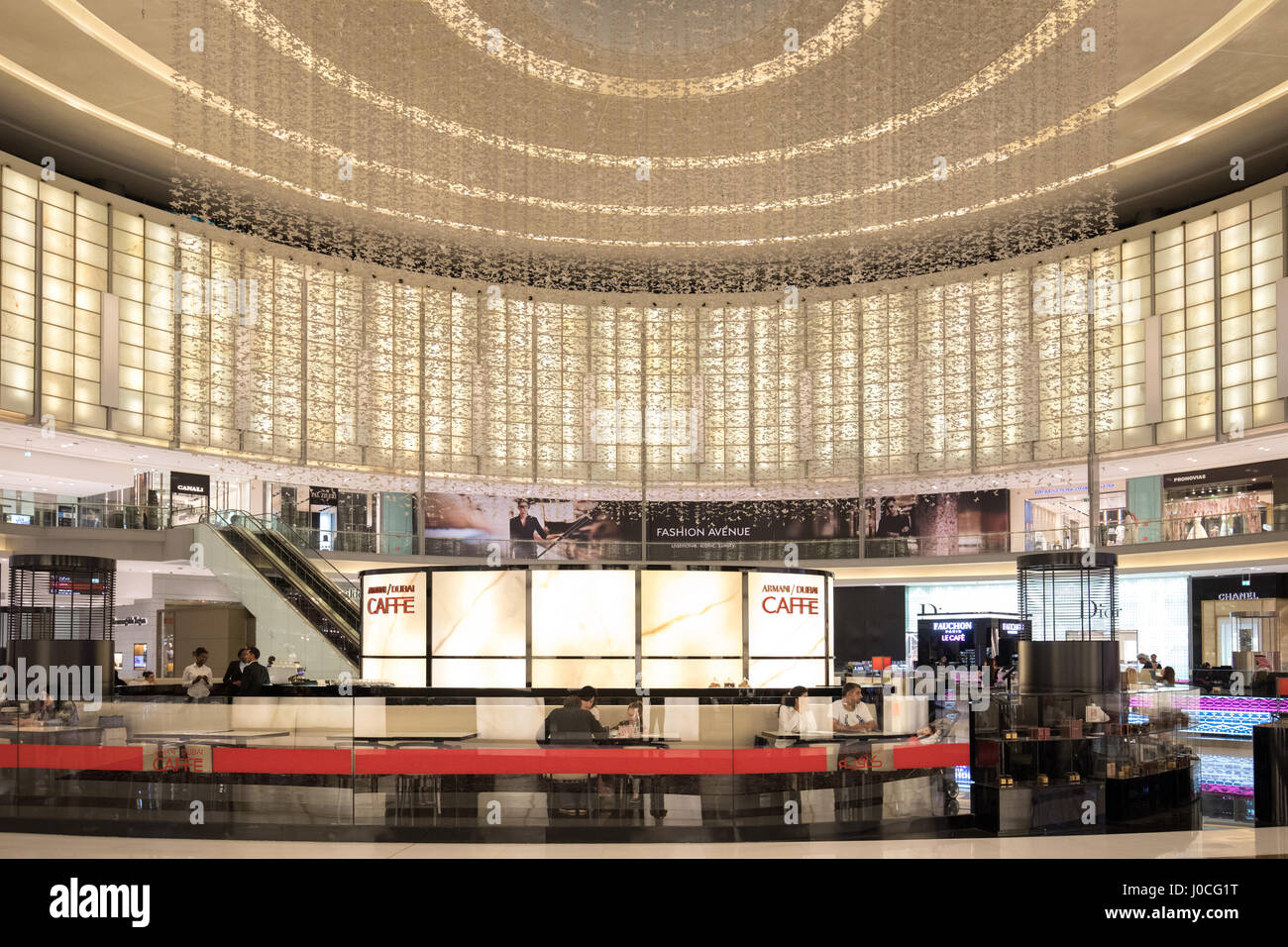 Die Armani Caffe in Fashion Avenue der Dubai Mall. Stockfoto