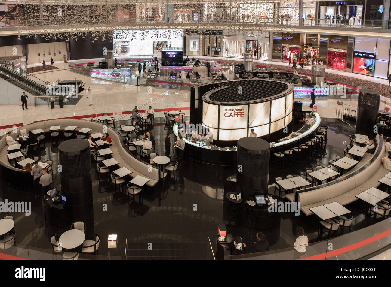 Die Armani Caffe in Fashion Avenue der Dubai Mall Stockfoto