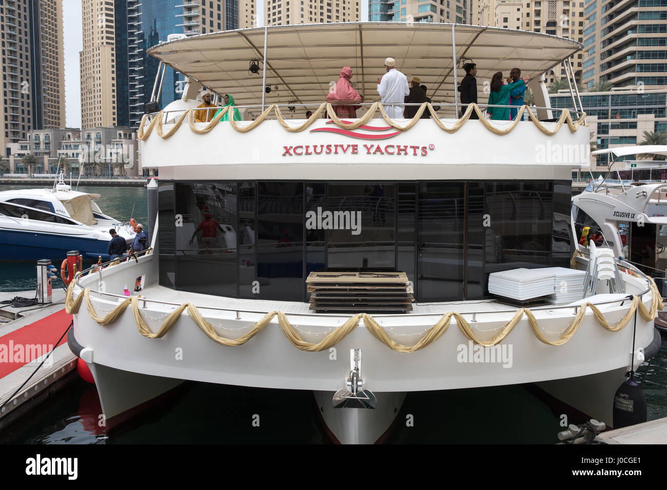 Exklusive Yacht in der Dubai Marina, Dubai Stockfoto
