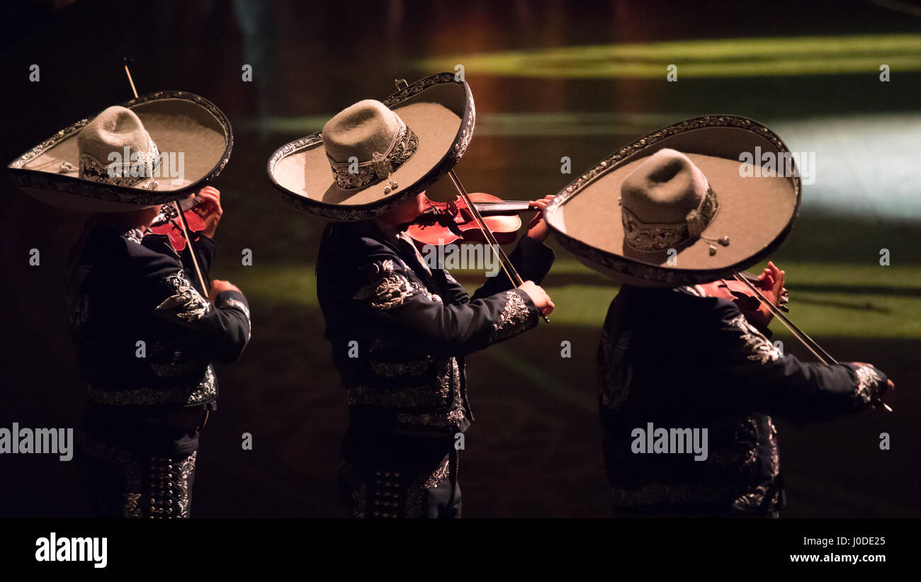 Mariachis cancun Fotos und Bildmaterial in hoher Auflösung Alamy