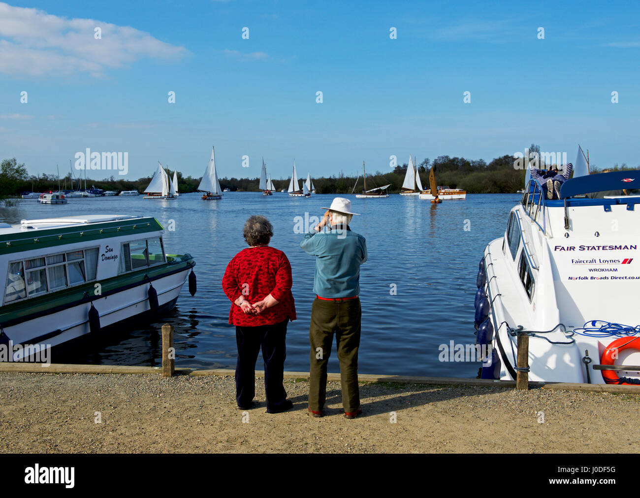 Senior Paar an Ranworth breit an Ranworth, Norfolk, England Großbritannien Stockfoto