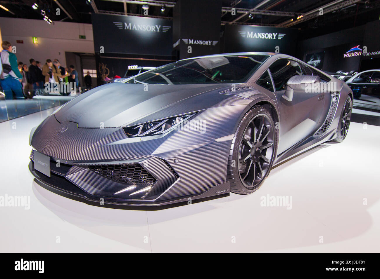 FRANKFURT - SEPTEMBER23: Mansory Carbonado Black Diamond Lamborghini  Aventador auf der 66. IAA in Frankfurt am Main, Deutschland am 23.  September 2015 gezeigt. Wor Stockfotografie - Alamy