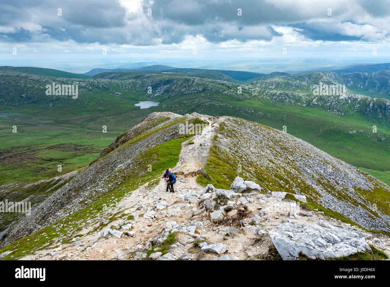 Nähert sich den Gipfel der Errigal in der Derryveagh Mountains, County Donegal, Irland Stockfoto