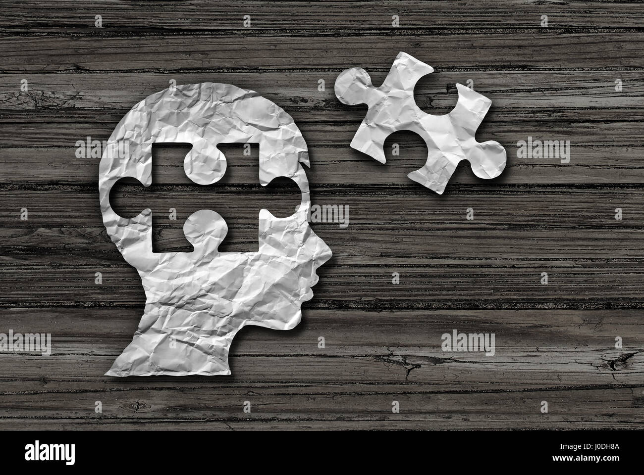 Kinder lernen Lösung und frühen Bildungsstrategie oder psychiatrische Versorgung und Kognition Konzept wie zerknittertes Papier geformt wie ein Kind. Stockfoto