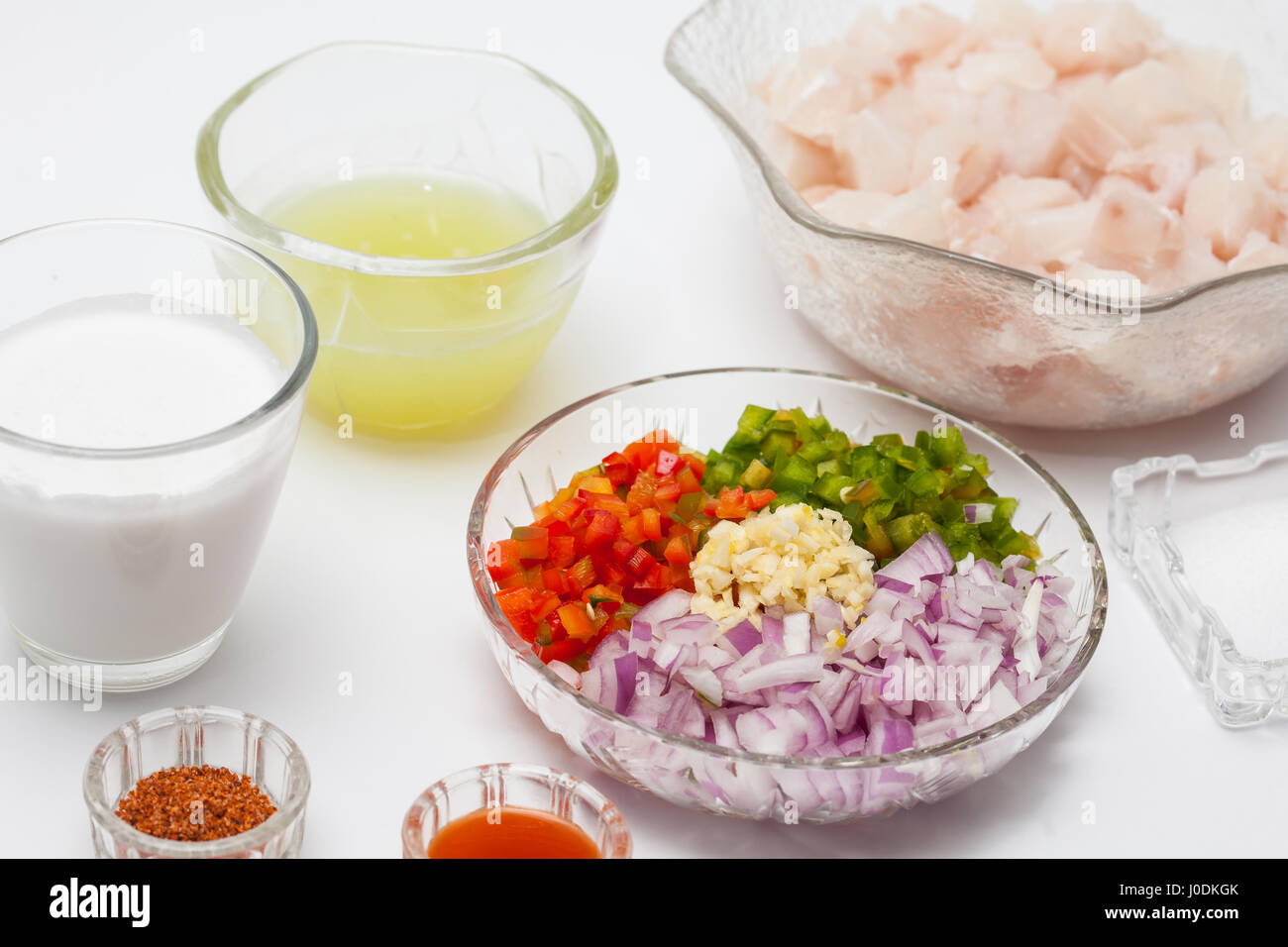 Peruanische Ceviche Zubereitung: Zutaten zuzubereiten weiß Fisch Ceviche Stockfoto