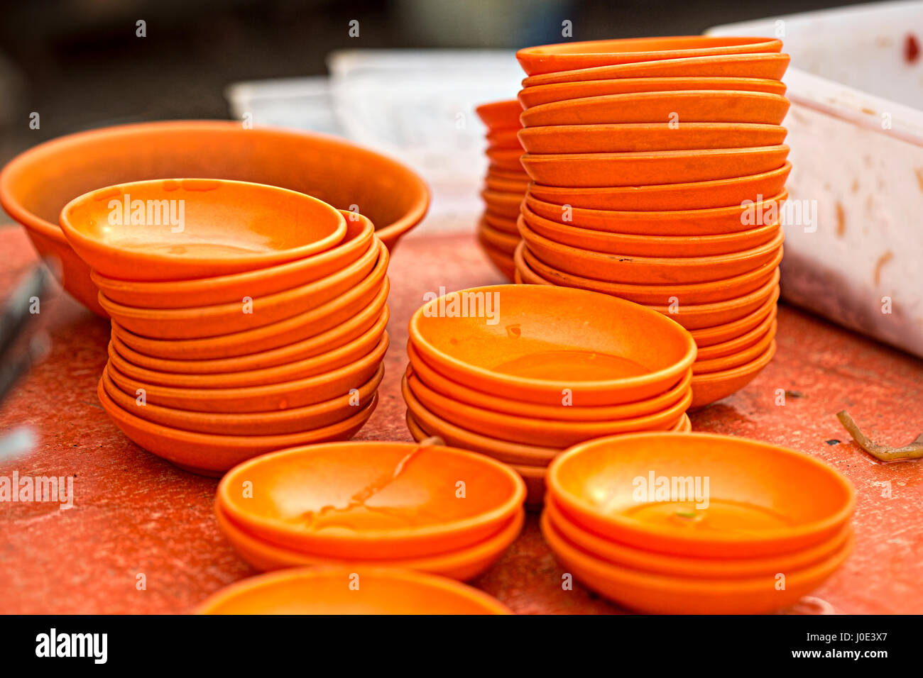 Orange Schalen auf dem Straßenmarkt, Peking, China Stockfoto