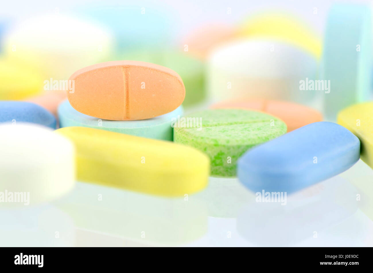Medizin-Hintergrund, Apotheke Hintergrund, Medizin-Vorlage in Pastell-Ton. Stockfoto
