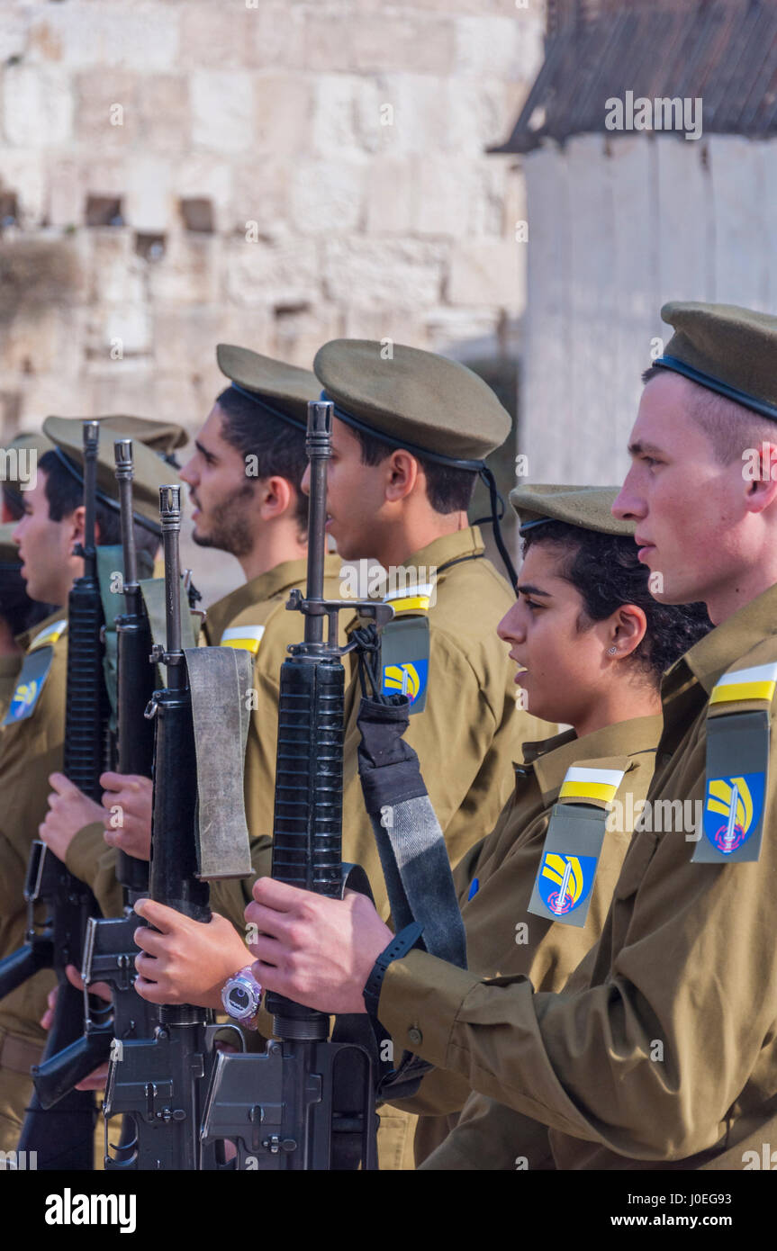 Jerusalem, Israel. 10. Dezember 2009. IDF-Soldaten schwören ihre Treue an der Klagemauer. Stockfoto