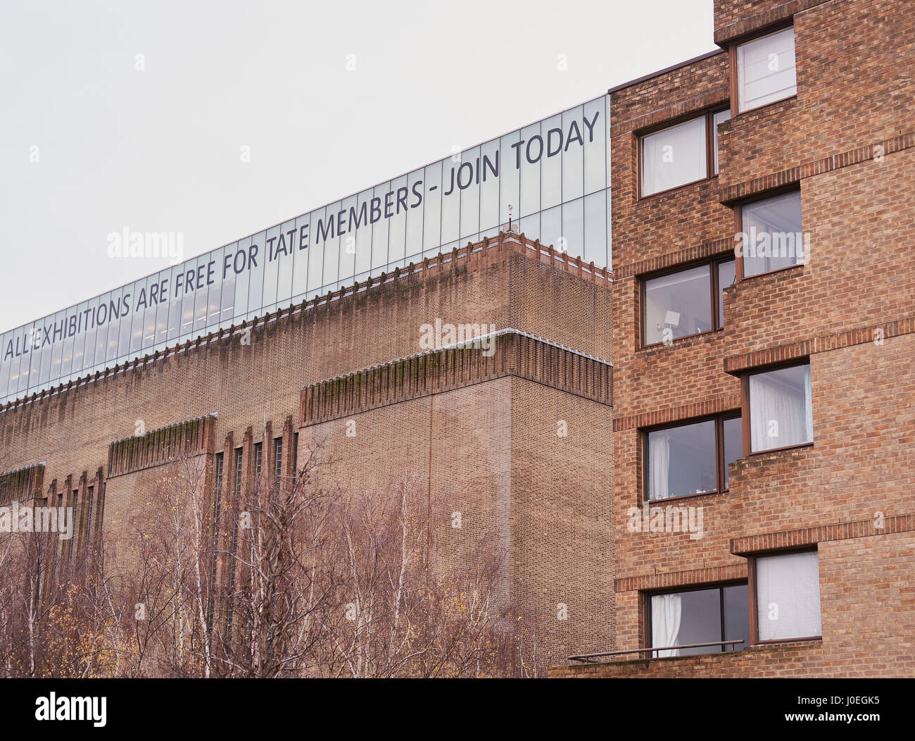 Tate Modern Gallery und benachbarten Wohnungen, South Bank, London, England Stockfoto Tate Modern Gallery und benachbarten Wohnungen, South Bank, London, England Stockfoto