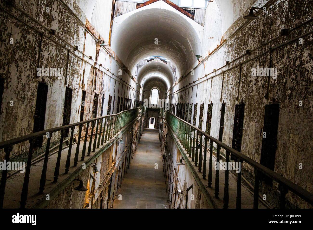 Eine verlassene Zellenblock an der Eastern State Penitentiary in Philadelphia, Pennsylvania. Stockfoto