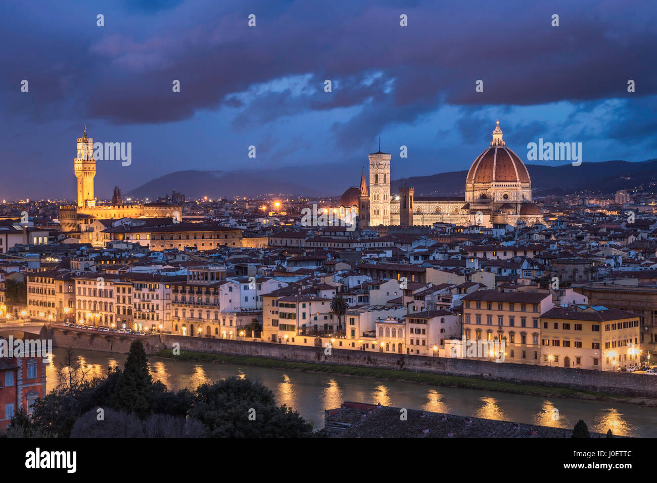 Florenz nach Sonnenuntergang die Piazza Michelangelo entnommen Stockfoto