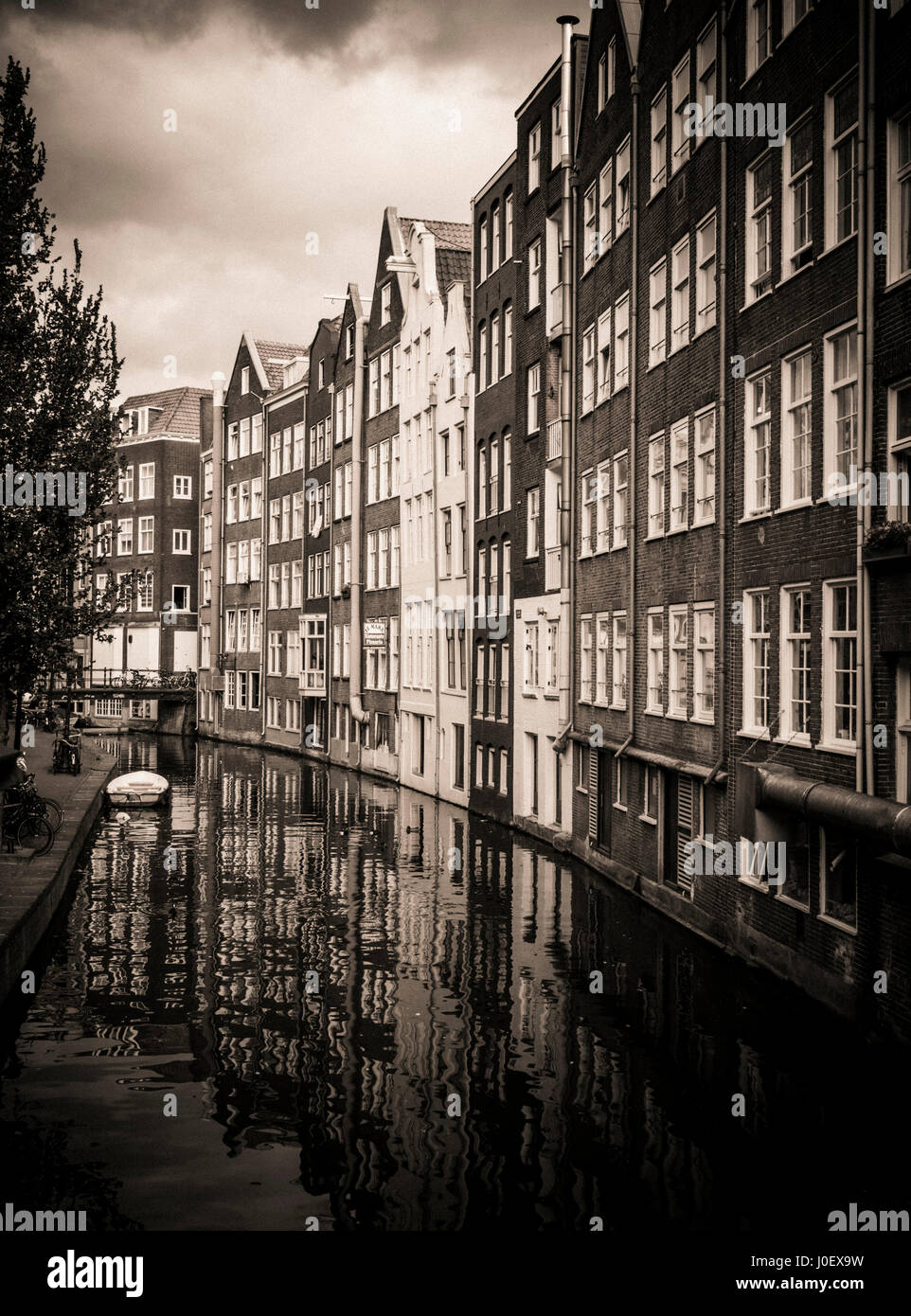 Traditionellen Grachtenhäuser in Amsterdam, Niederlande, Europa Stockfoto