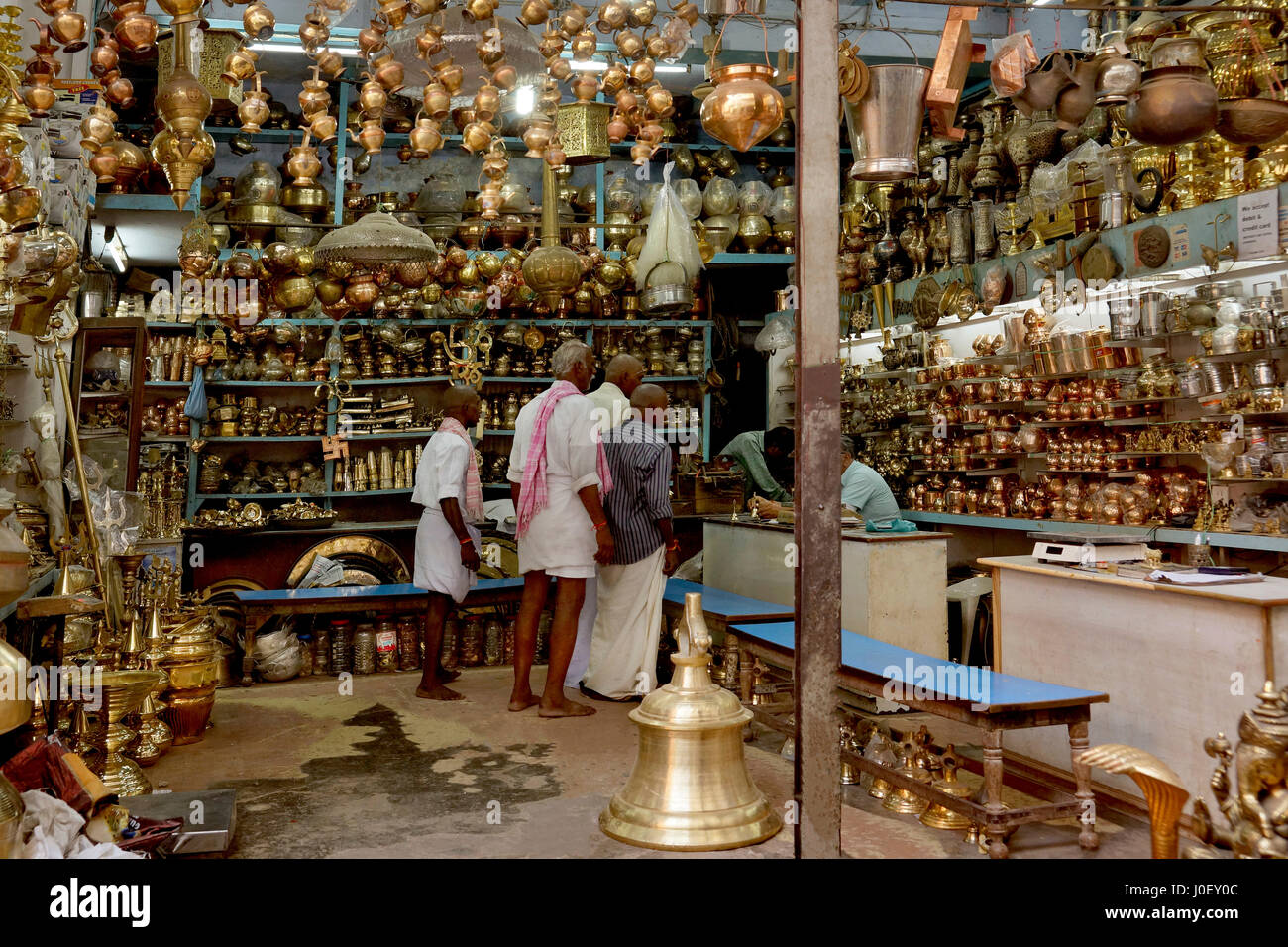 Messing Statue Shop, Varanasi, Uttar Pradesh, Indien, Asien Stockfoto