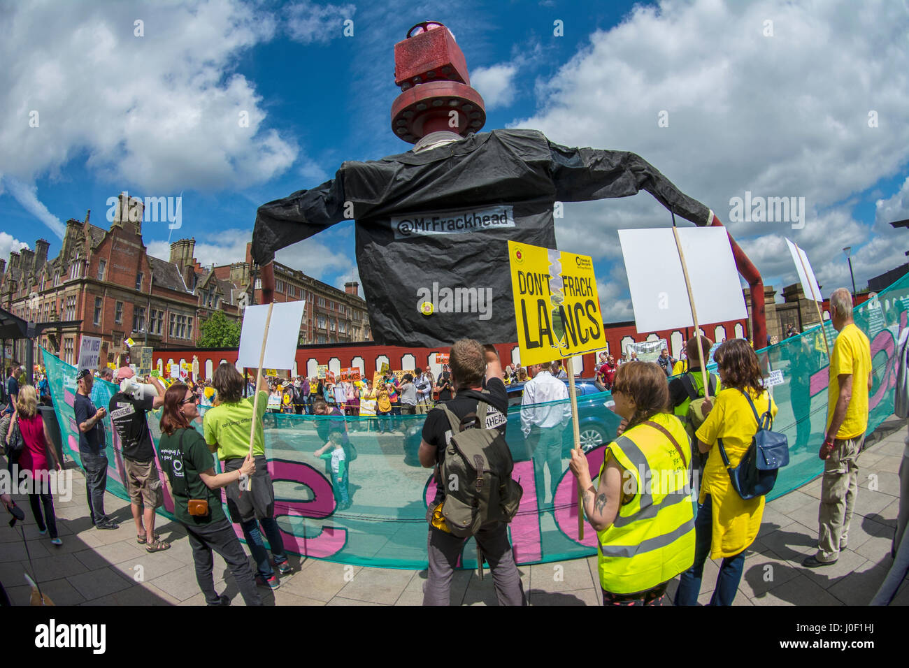 Fracking protestieren - Anti-Fracking Demonstranten Lancashire Council, Cuadrilla Berechtigung zum Frack in der Nähe von Blackpool zu verweigern überzeugen. Stockfoto