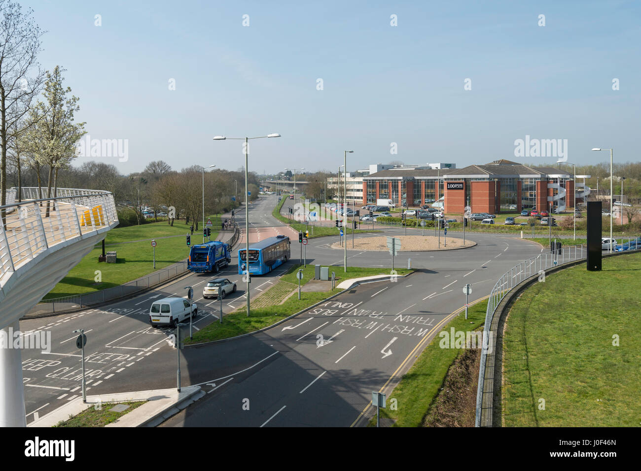 Kreisverkehr am Winnersh Triangle, Wharfedale Road (A329), Emmbrook, Berkshire, England, Vereinigtes Königreich Stockfoto