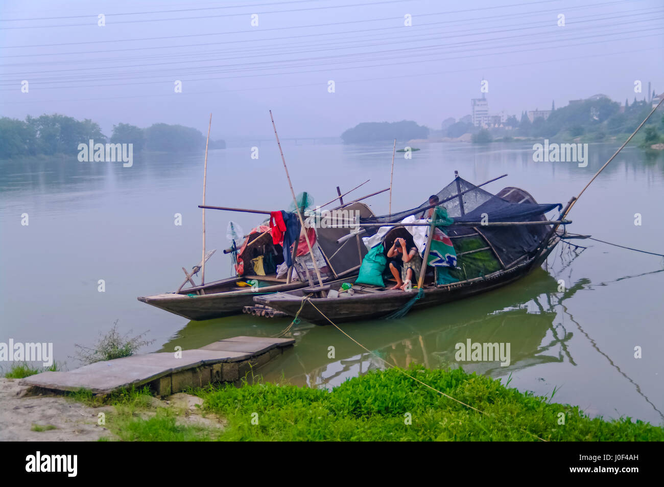 Die Ou-River ist ein Fluss in der ostchinesischen Provinz Zhejiang. Der Fluss fließt durch die Stadt Wenzhou, wo sie das Ostchinesische Meer erreicht... Ich Stockfoto