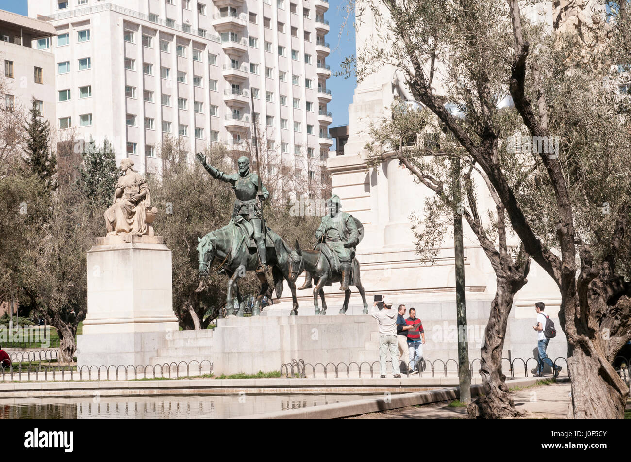 Statuen von Don Quijote und Sancho Panza, Denkmal, Miguel de Cervantes, Plaza de Espa? a, Madrid, Spanien Stockfoto