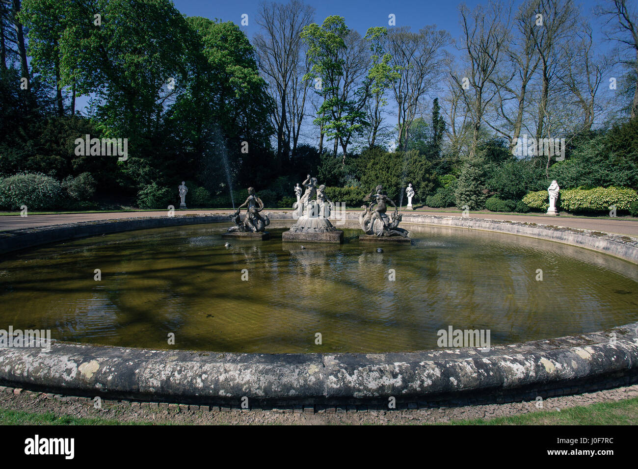 Waddesdon Manor ist ein Landhaus im Dorf Waddesdon, in Buckinghamshire, England. Es befindet sich in Aylesbury Vale Stockfoto