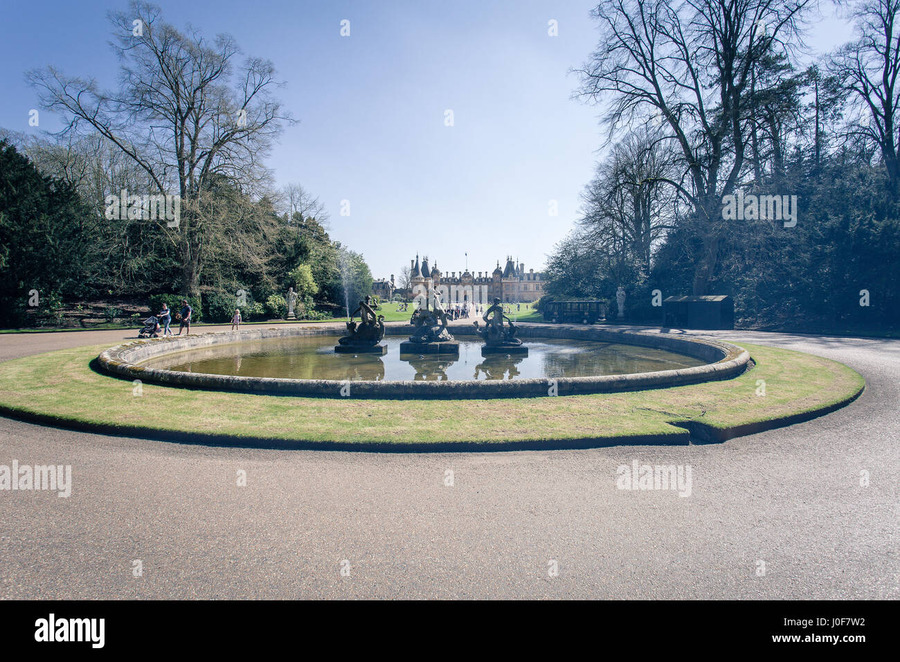 Waddesdon Manor ist ein Landhaus im Dorf Waddesdon, in Buckinghamshire, England. Es befindet sich in Aylesbury Vale Stockfoto