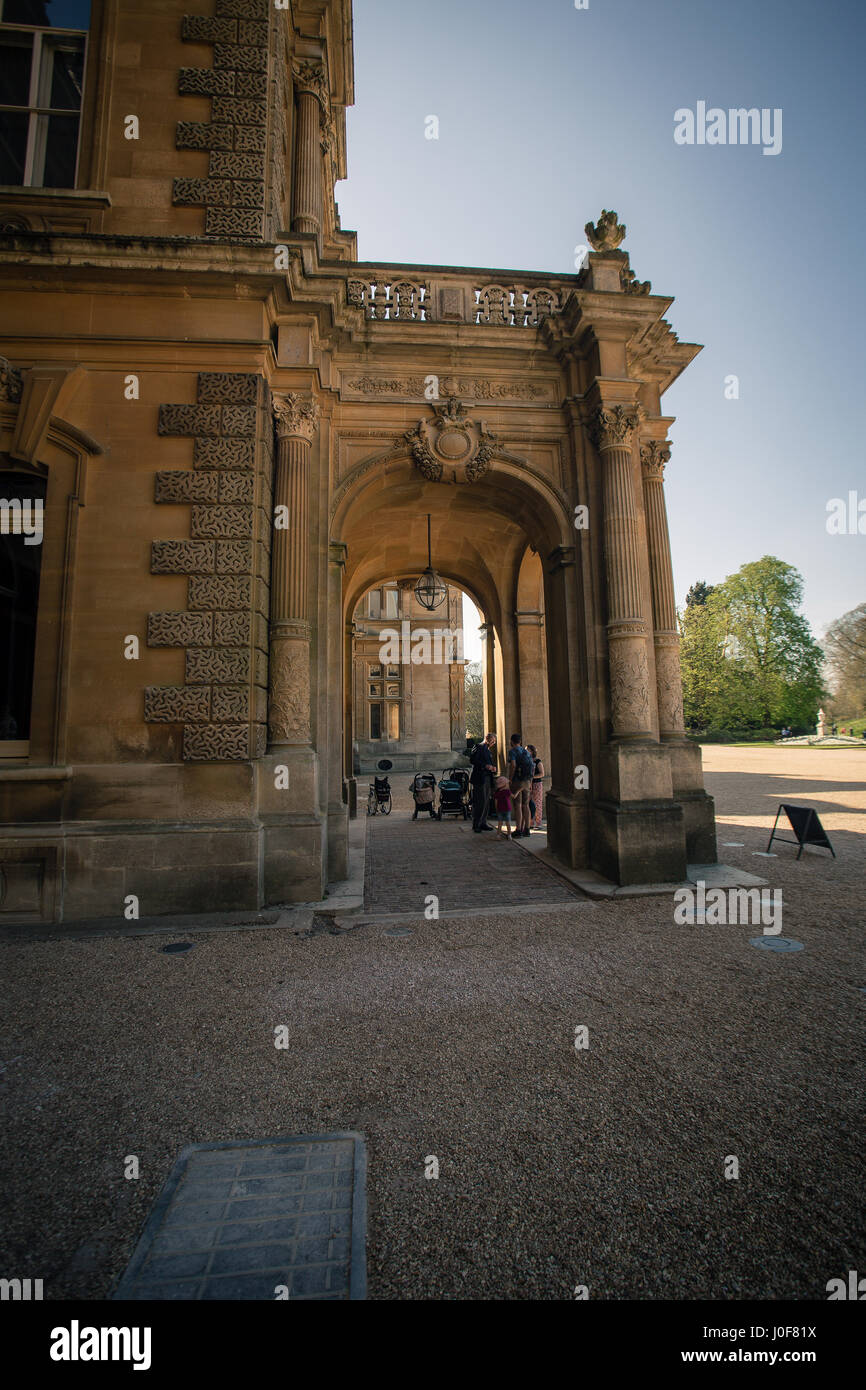 Waddesdon Manor ist ein Landhaus im Dorf Waddesdon, in Buckinghamshire, England. Es befindet sich in Aylesbury Vale Stockfoto
