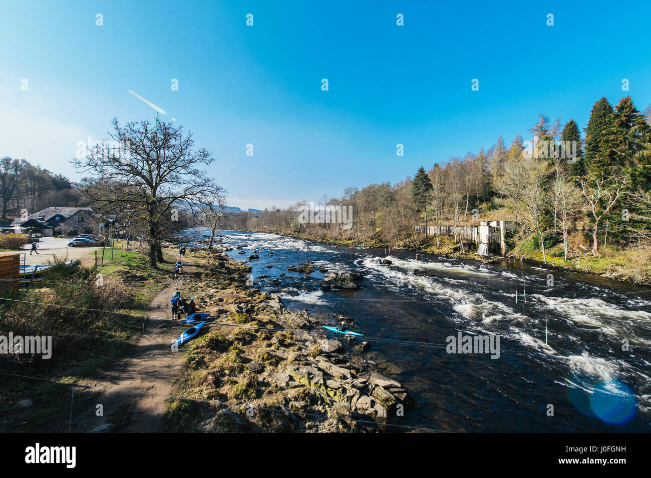 River Tay in Schottland an einem sonnigen Tag mit klaren Blauer Himmel Stockfoto