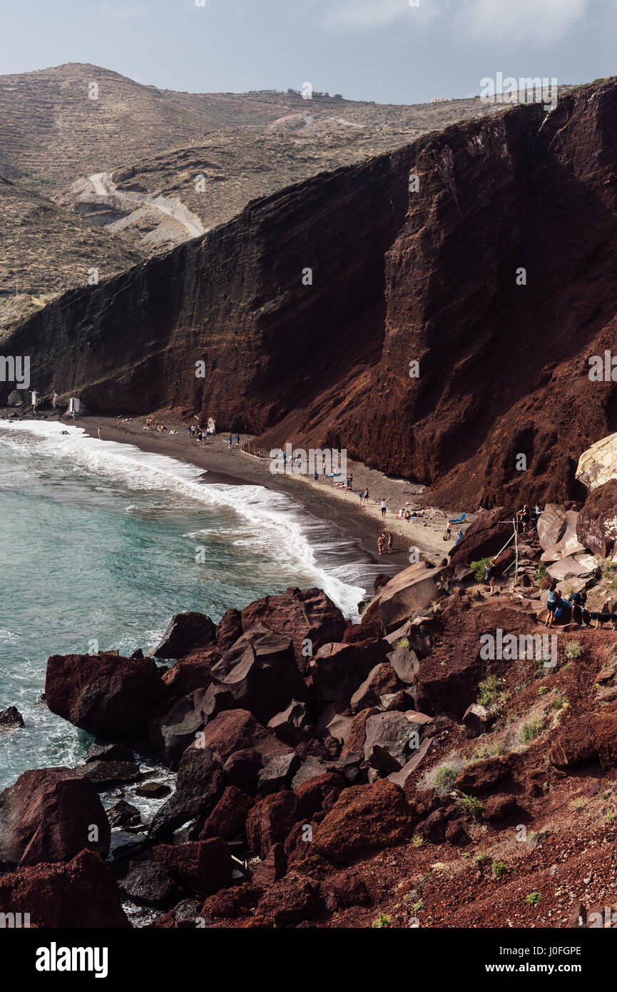 Malerische Aussicht auf Read Vulkanstrand auf Santorini Stockfoto