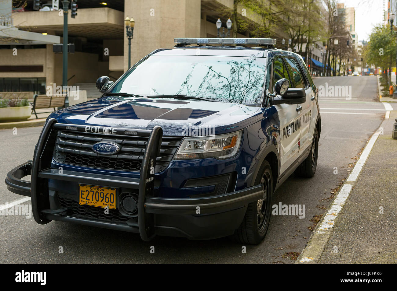 PORTLAND, OREGON - 9. April 2017: Stadt von Portland Polizei Präsidium Sport Utility Vehicle SUV auf der Straße außerhalb der Stadt die Innenstadt von u-Bahnstation geparkt Stockfoto