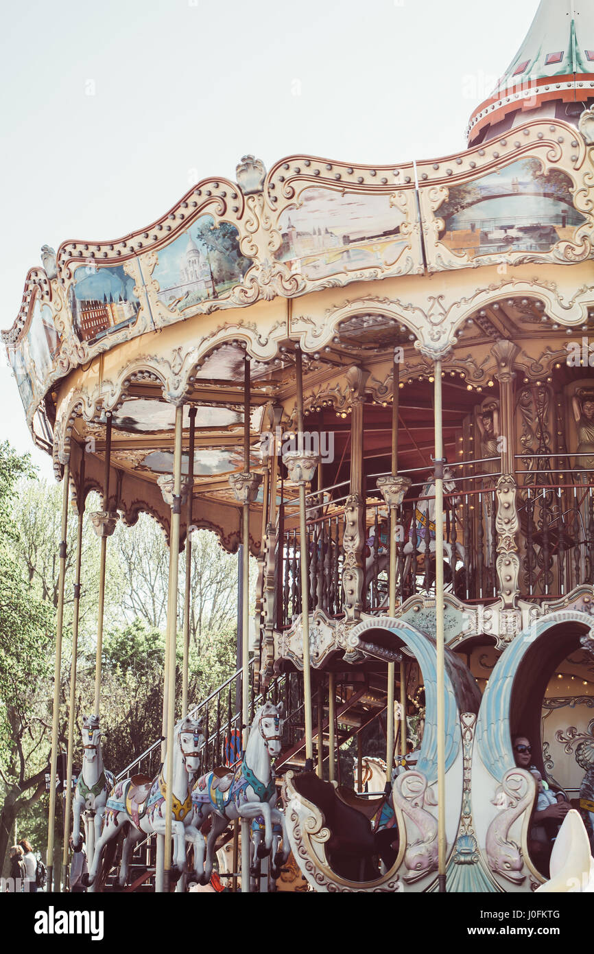 Nahaufnahme auf einem Vintage Karussell in Paris, Frankreich. Stockfoto