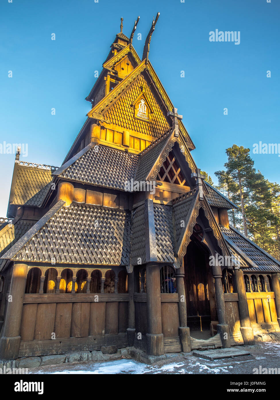 Bygdøy, Norwegen - 23. Februar 2016: Die Stabkirche von Gol in Oscar II-Sammlung. Haakon Harriss, Norsk Folkemuseum Stockfoto