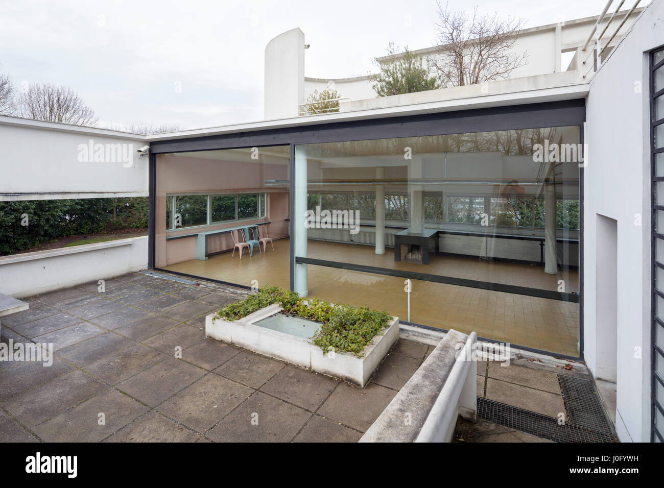 Blick vom hängender Garten, Wohnzimmer, Villa Savoye in Poissy, Frankreich, modernistische Architektur-Ikone von Le Corbusier Stockfoto