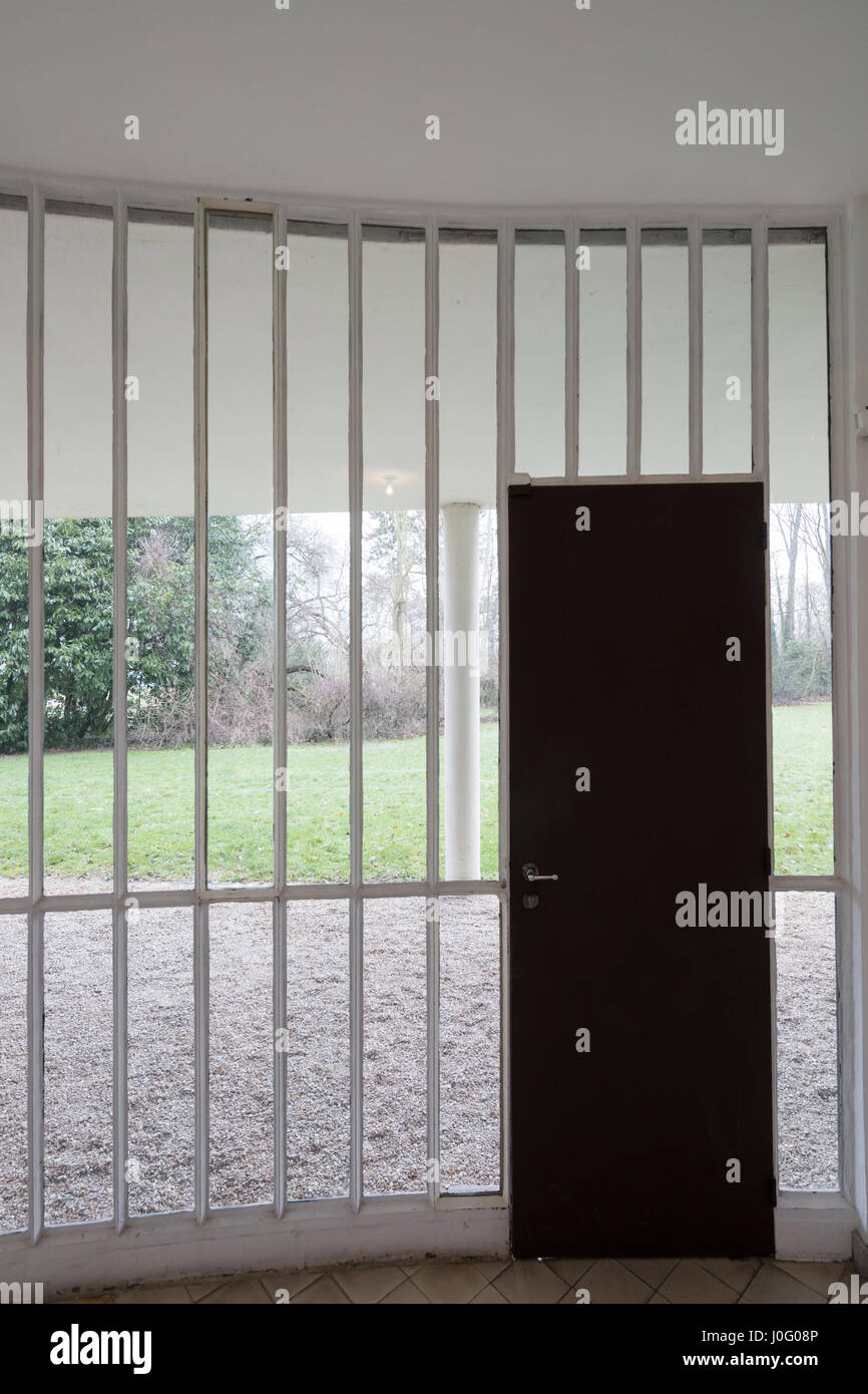 Seitentür, Eingangshalle, Villa Savoye in Poissy, Frankreich, modernistische Architektur-Ikone von Le Corbusier Stockfoto