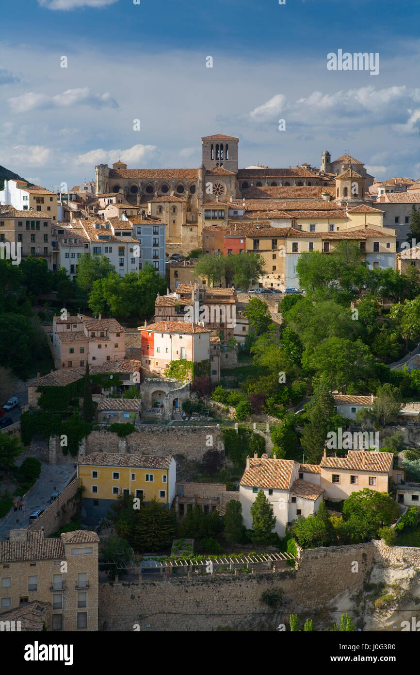 Cuenca eine Historic Walled Stadt mit steilen gepflasterten Gassen und mittelalterlichen Burg Ruinen Castilla-La Mancha, Spanien Stockfoto