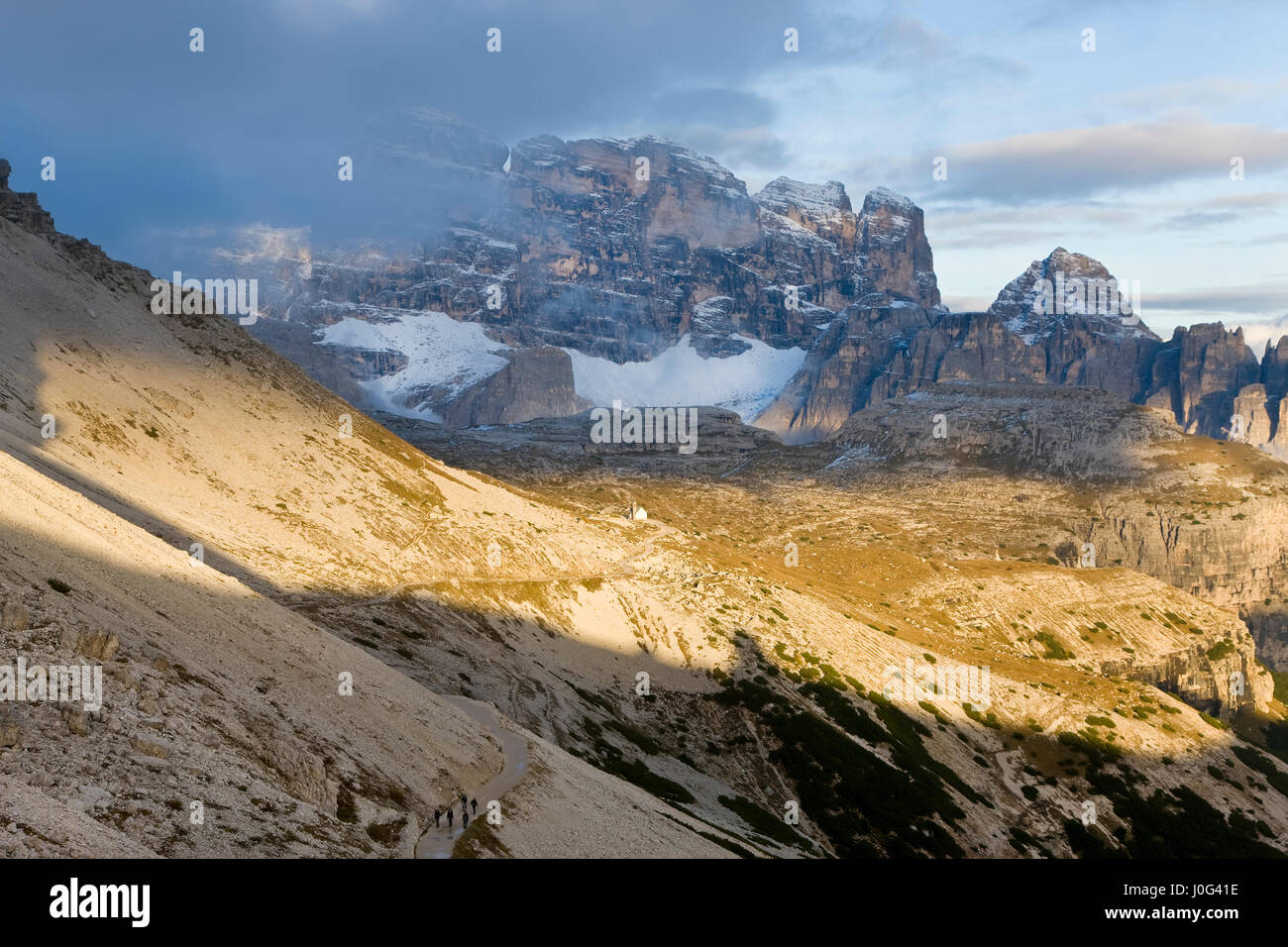 Kleine Kirche im Dolomiti di Sesto Natural Park, Trentino-Alto Adige, Südtirol, Italien Stockfoto