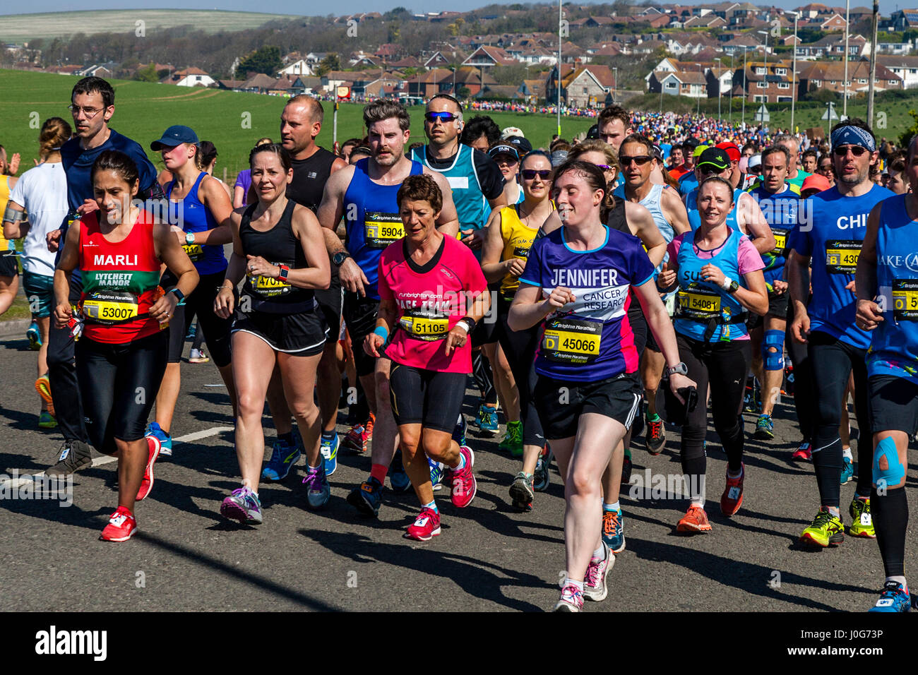 Athleten, die Teilnahme In Brighton Marathon, Brighton, Sussex, Großbritannien Stockfoto
