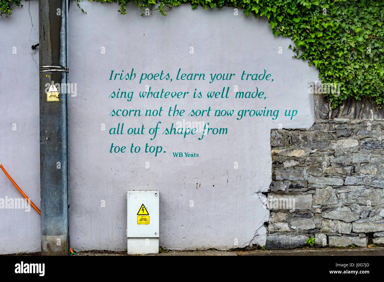 Zitat des Dichters WB Yeats gemalt an der Wand auf der Mall, Sligo Stadt, County Sligo, Irland Stockfoto
