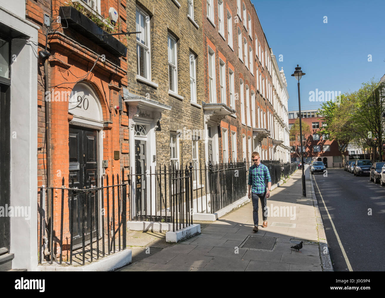 Unabhängige Geschäfte und Einzelhändler in Rugby-Straße in Bloomsbury, London, UK Stockfoto